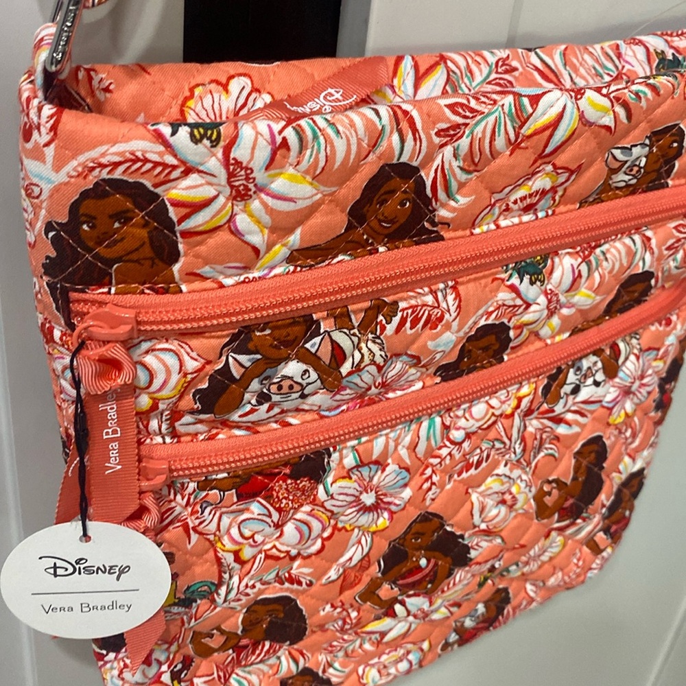 š§”Vera Bradley Disney Triple Zip Hipster āMoana Adventureā - Picture 2 of 9